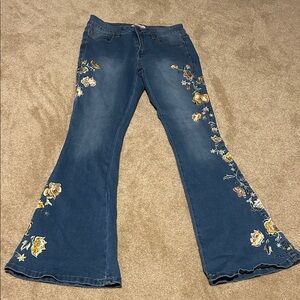 BAMBOO High Rise Blue Floral Embroidered Flare Jeans size 7